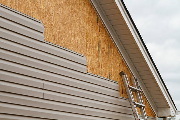 Professional Siding Installation technician working in Shermans Dale, PA